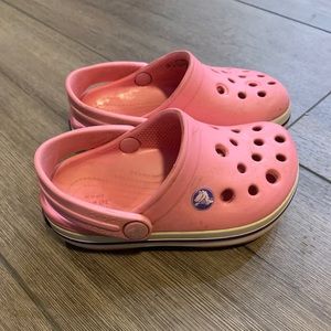 Kids pink CROCS 🐊